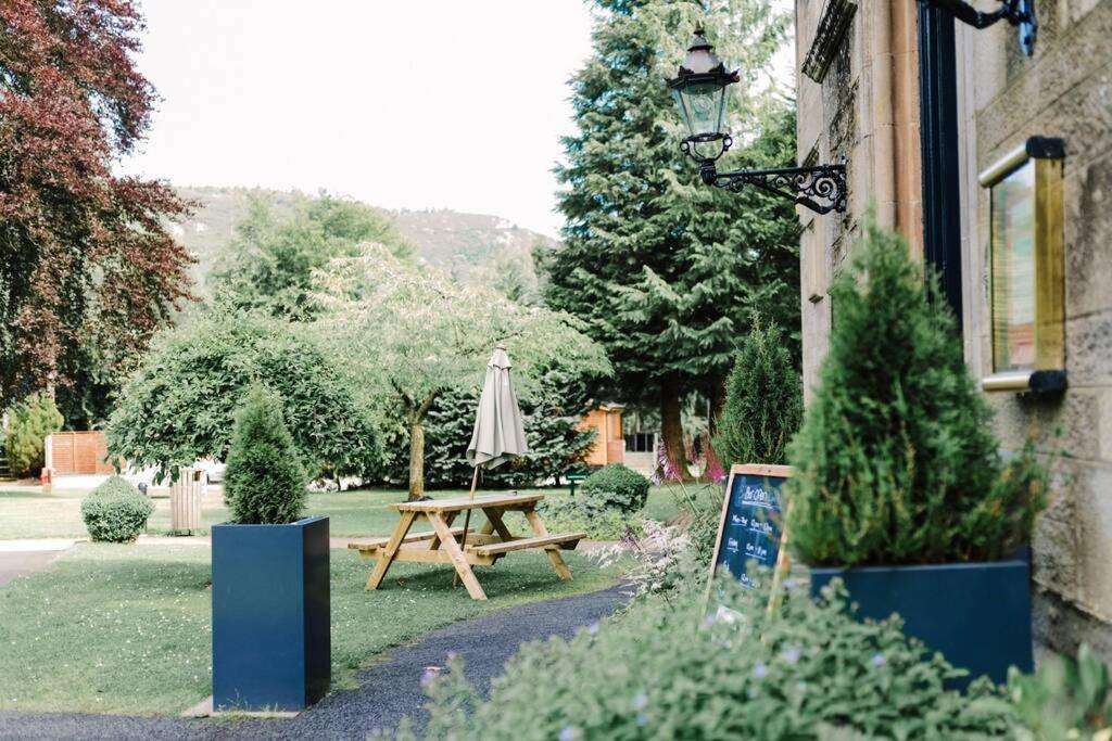 Wallace Apartment - A Unique Apartment In Countryside Park With Wifi And Access To Bar And Pool Perth Eksteriør billede