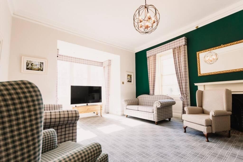 Wallace Apartment - A Unique Apartment In Countryside Park With Wifi And Access To Bar And Pool Perth Eksteriør billede