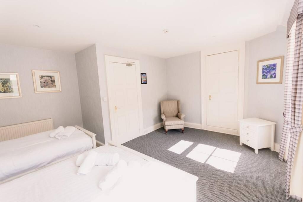 Wallace Apartment - A Unique Apartment In Countryside Park With Wifi And Access To Bar And Pool Perth Eksteriør billede