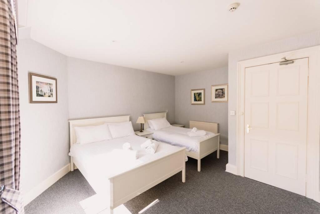 Wallace Apartment - A Unique Apartment In Countryside Park With Wifi And Access To Bar And Pool Perth Eksteriør billede