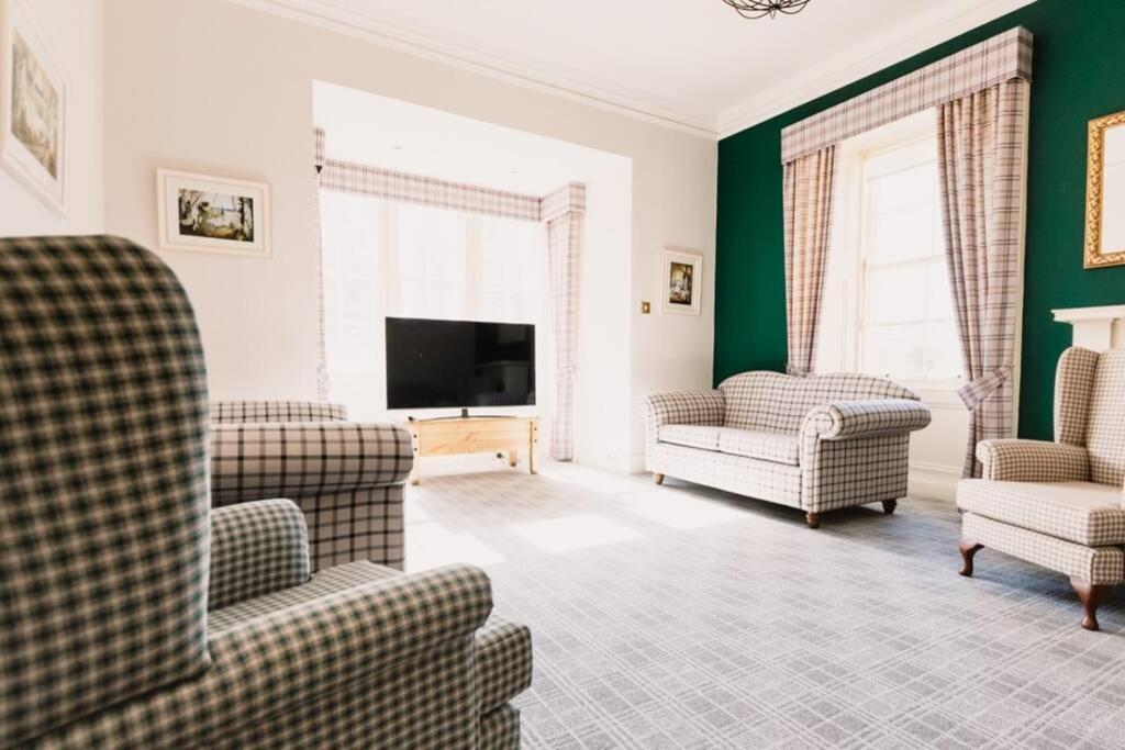 Wallace Apartment - A Unique Apartment In Countryside Park With Wifi And Access To Bar And Pool Perth Eksteriør billede