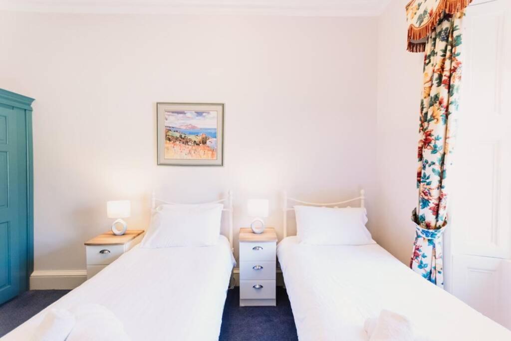 Wallace Apartment - A Unique Apartment In Countryside Park With Wifi And Access To Bar And Pool Perth Eksteriør billede