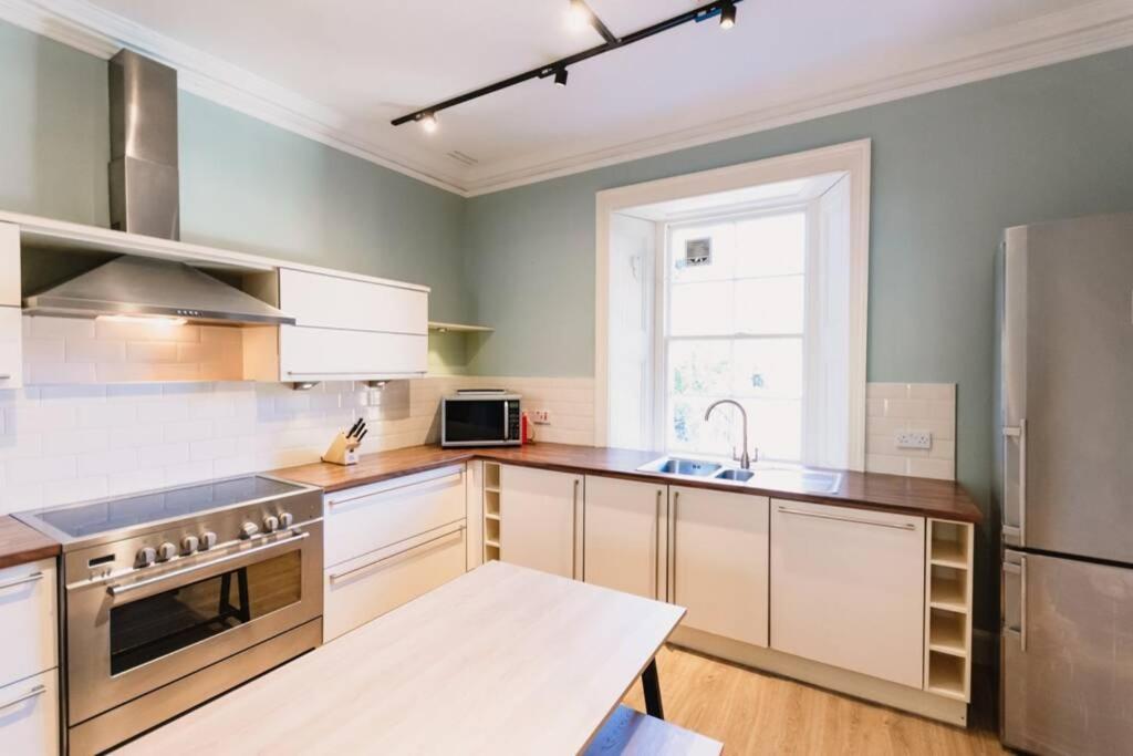 Wallace Apartment - A Unique Apartment In Countryside Park With Wifi And Access To Bar And Pool Perth Eksteriør billede