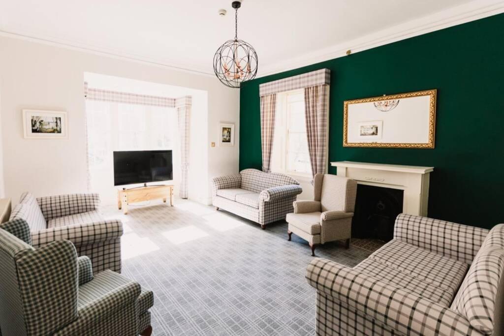 Wallace Apartment - A Unique Apartment In Countryside Park With Wifi And Access To Bar And Pool Perth Eksteriør billede